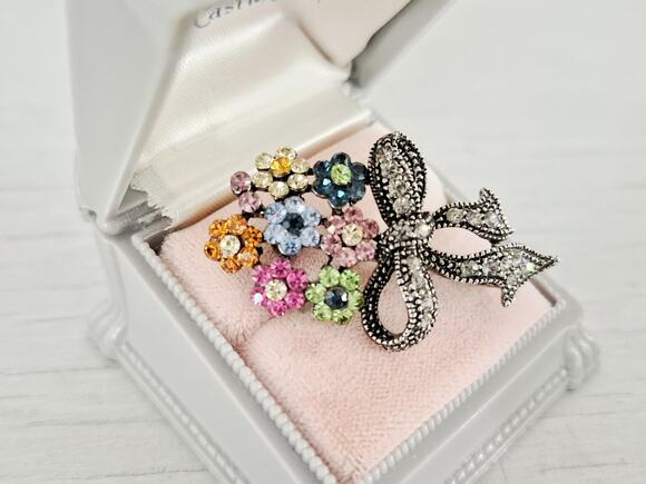 None and/or Unknown Jewelry - Vintage Multi-color Rhinestone Floral Bouquet Pin Brooch